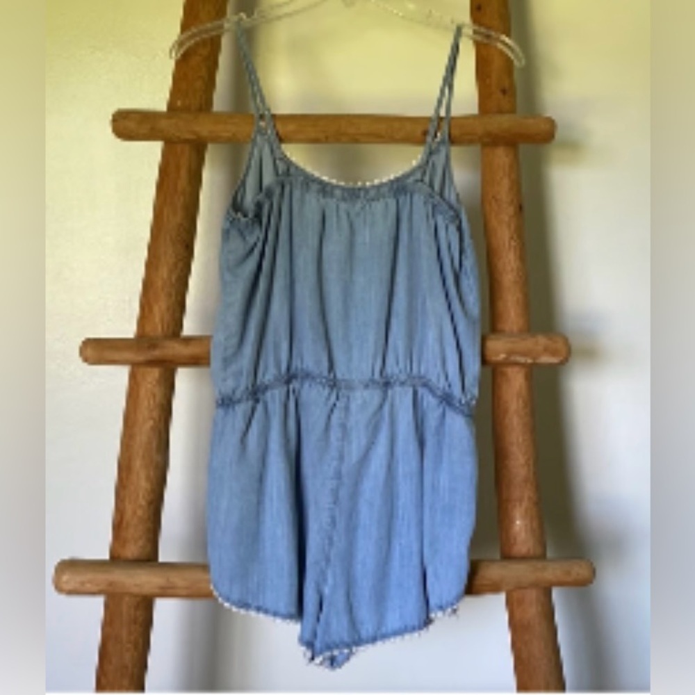 Garage Beautiful Pom Pom Trim detailed Tencel Romper - NWOT- Sz Sm 💙☀️​​ - Picture 4 of 12